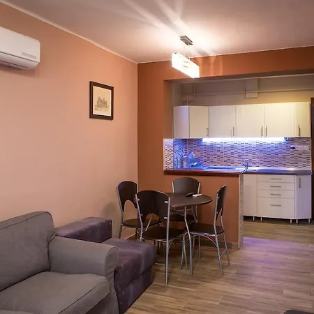 Negy Evszak Apartmanhaz Mezokovesd Room photo