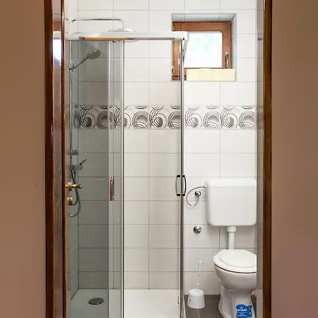 Negy Evszak Apartmanhaz Mezokovesd Room photo