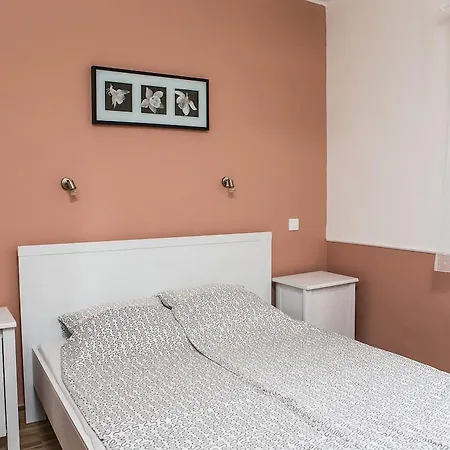 Negy Evszak Apartmanhaz Mezokovesd Room photo