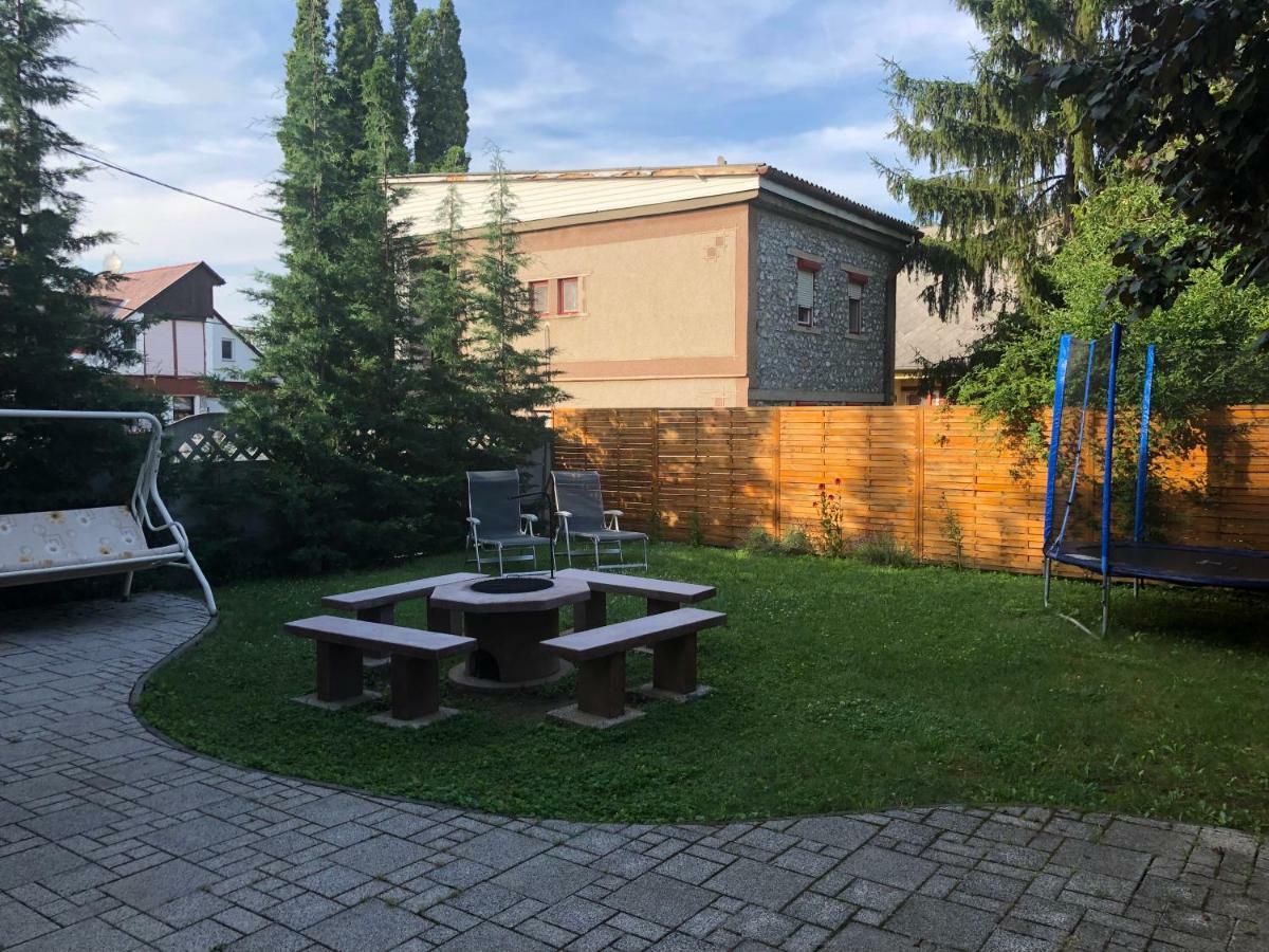 Negy Evszak Apartmanhaz *